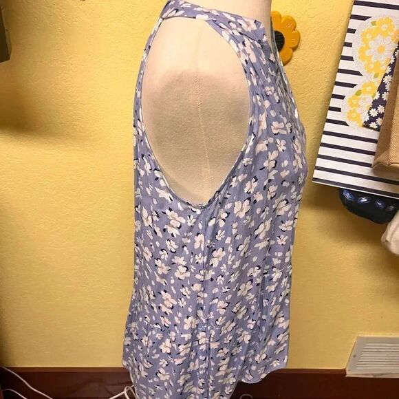 NWOT Sleeveless Hi/Low Flowered Top #YC19 - Picture 6 of 8